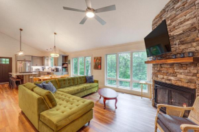 Pet-Friendly West Jefferson Home with River View!